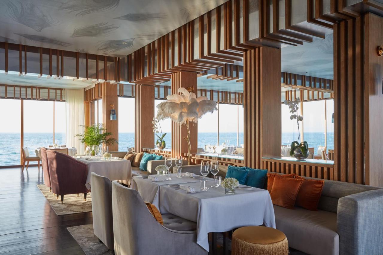 Jumeirah Al Qasr Dubai Esterno foto The restaurant