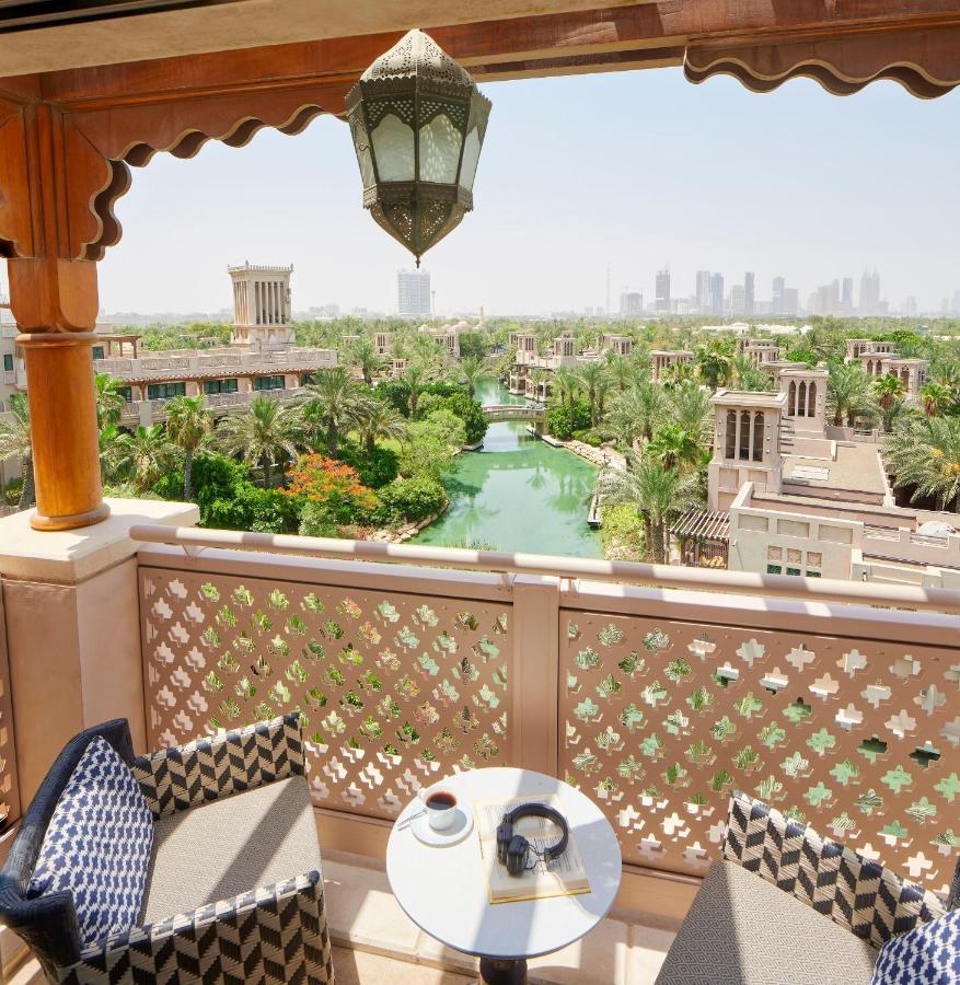 Jumeirah Al Qasr Dubai Esterno foto The Palace Downtown Dubai