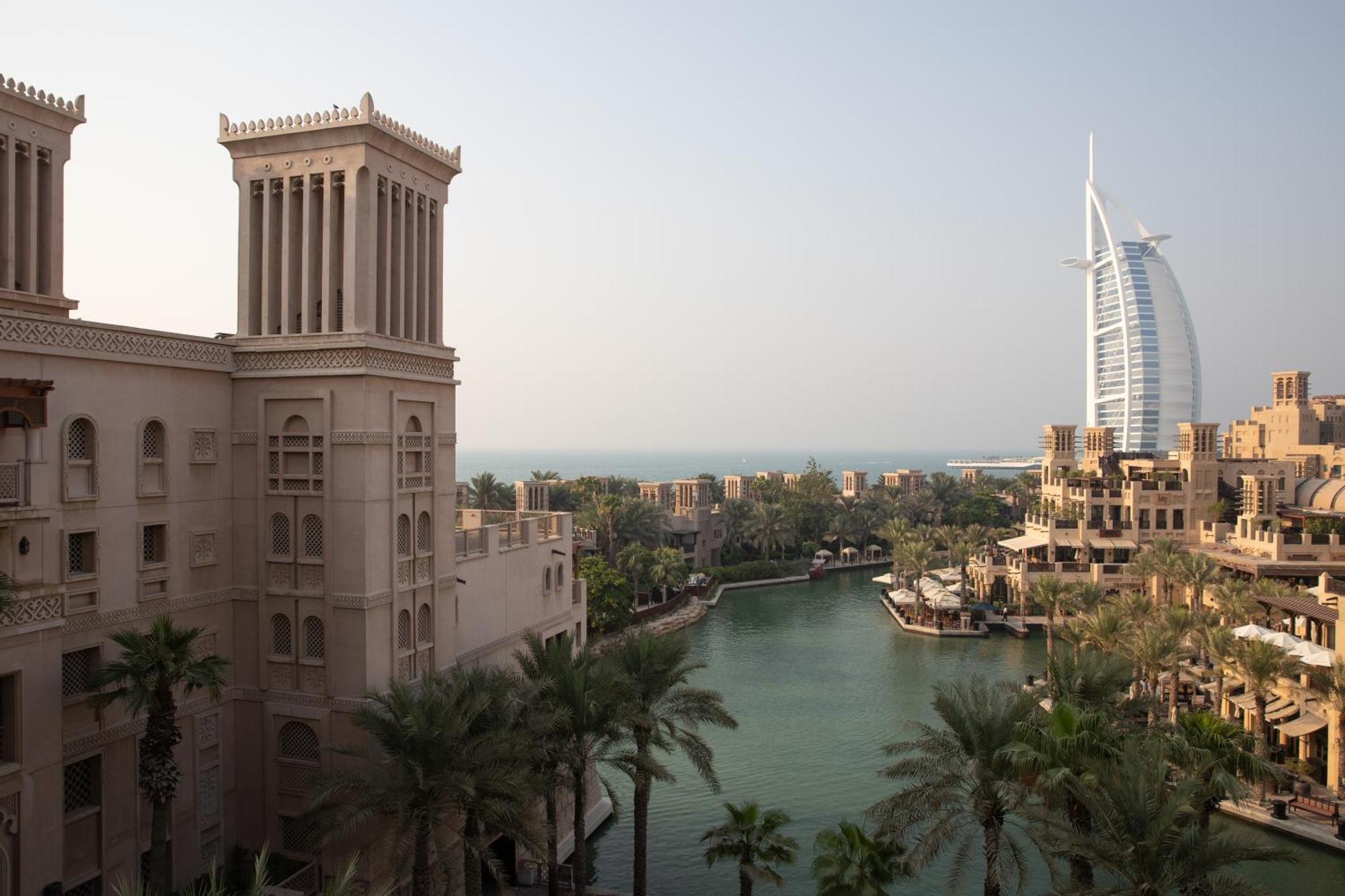 Jumeirah Al Qasr Dubai Esterno foto Dubai Marina