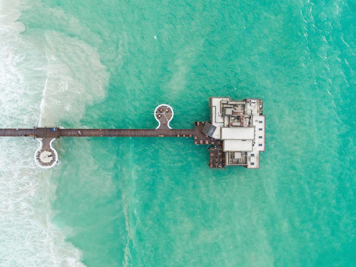 Jumeirah Al Qasr Dubai Esterno foto Aerial view of the pier